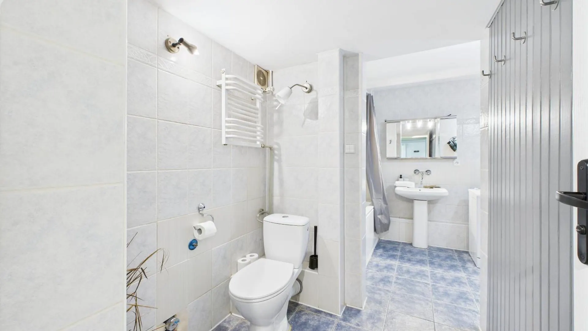 Superapart Marszalkowska 19 Urban Hideaway With Modern Comforts Варшава