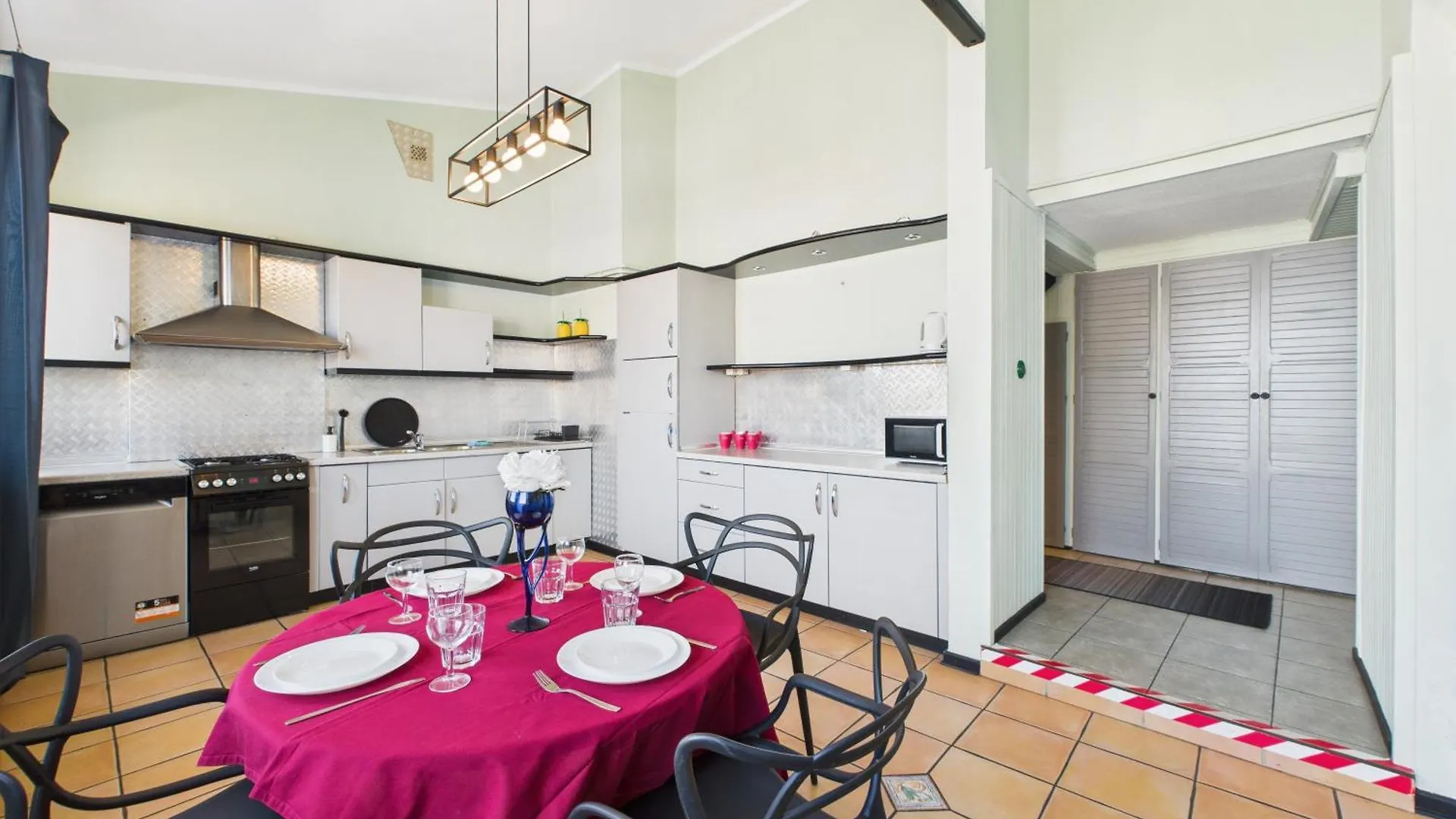 Superapart Marszalkowska 19 Urban Hideaway With Modern Comforts Warsaw 0*,